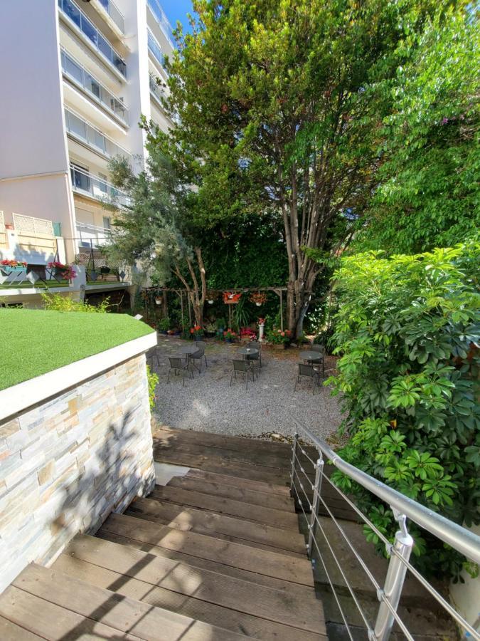 Brit Hotel Colbert 주앙레핑 외부 사진