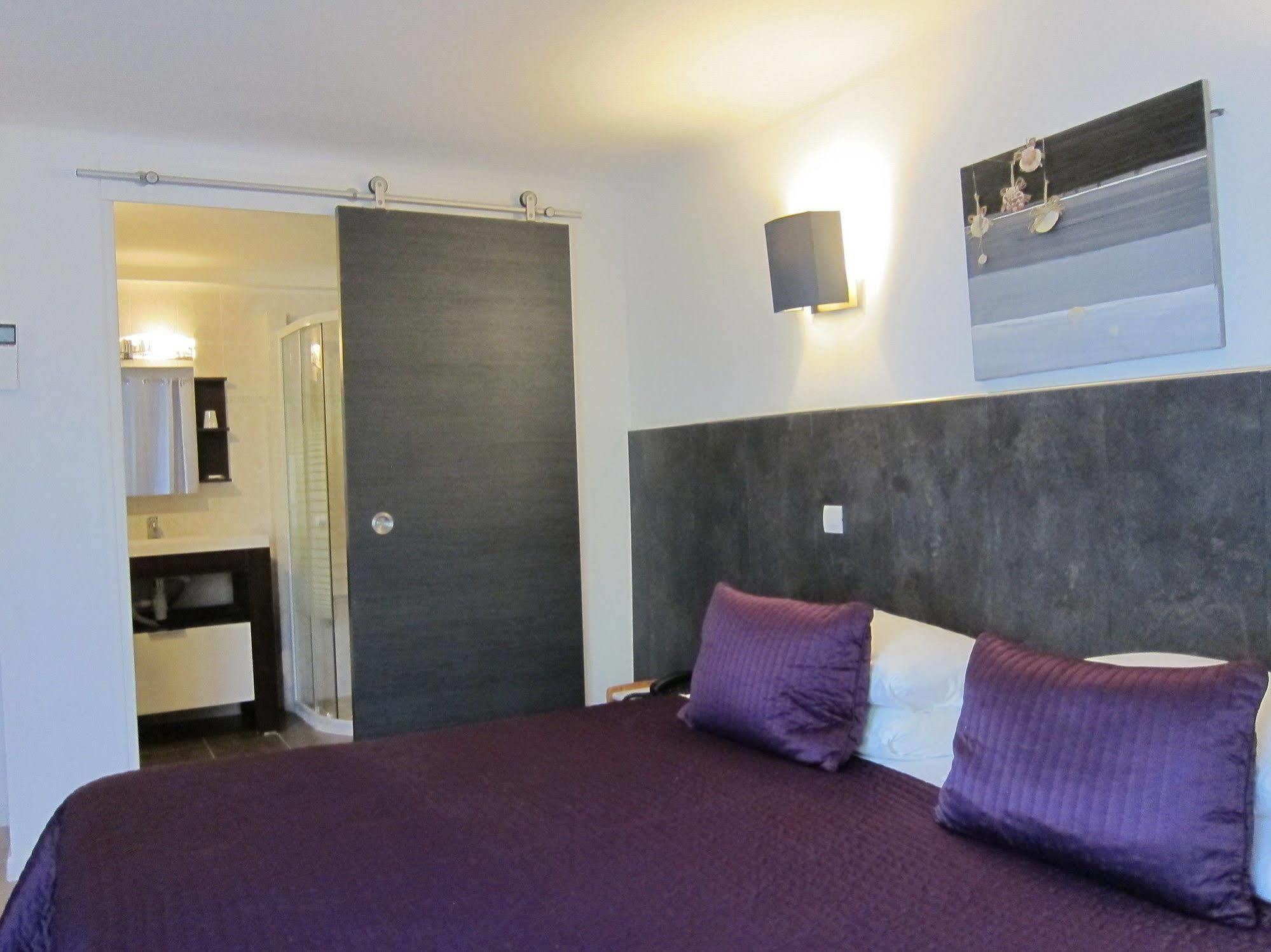 Brit Hotel Colbert 주앙레핑 외부 사진